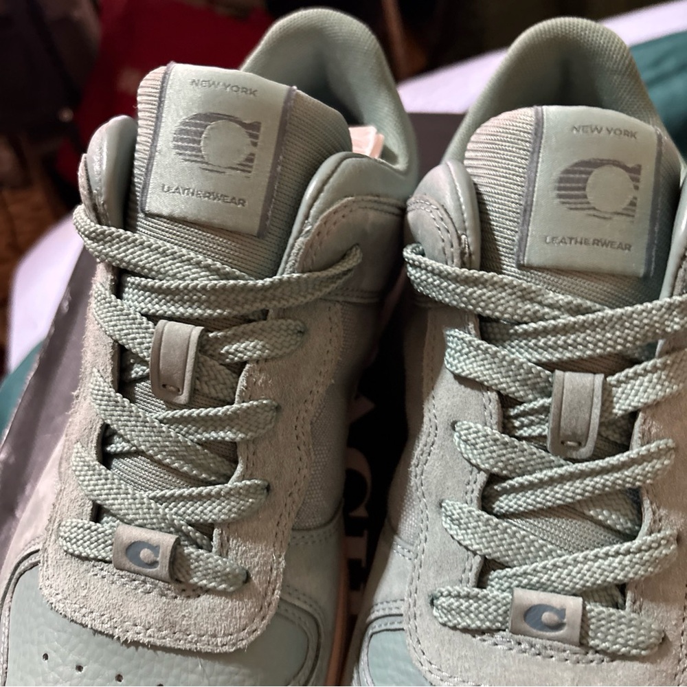 NIB Coach Aquamarine Leather , Signature Printed Sneakers,!size 9.5D - Picture 6 of 9
